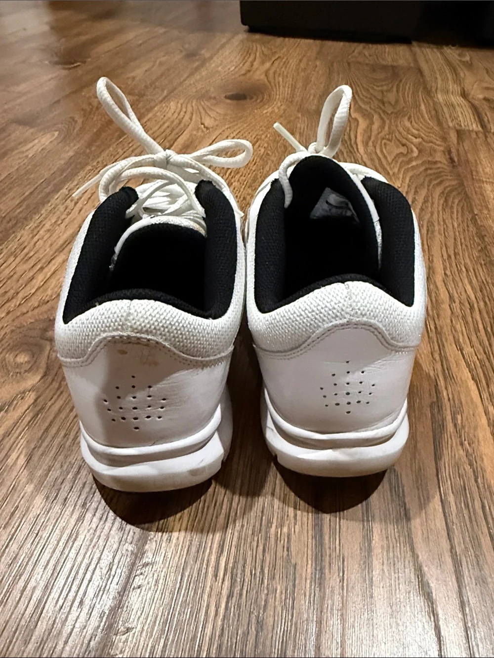 Nike women’s White and Black Athletic Training Sneakers
